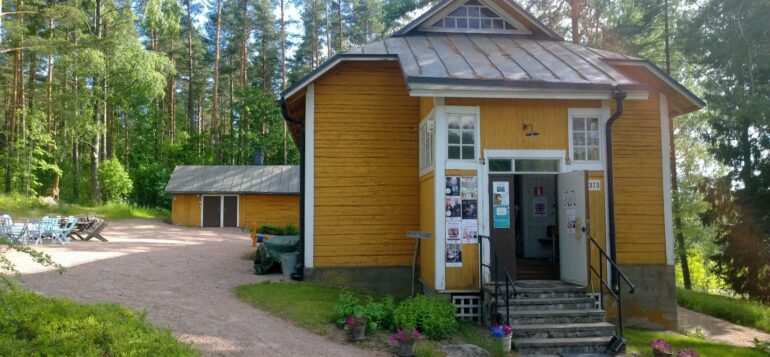 Yellow house culture coffee shop Laurinmäki, Janakkala.