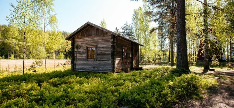Hetan mökki, eli mäkitupa on pienin asuinrakennusLaurinmäen torpparimuseolla.
