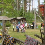 Summer event with workshops at Laurinmäki Crofter's Museum yard.