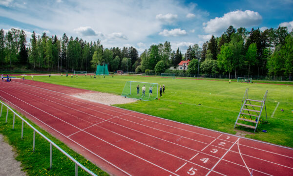 Turengin tenniskenttä.