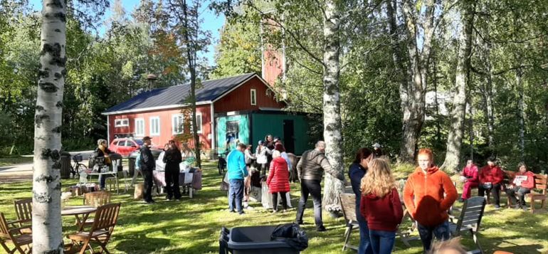 Hyvikkälän VPK:n syystapahtuma VPK-talon pihalla.