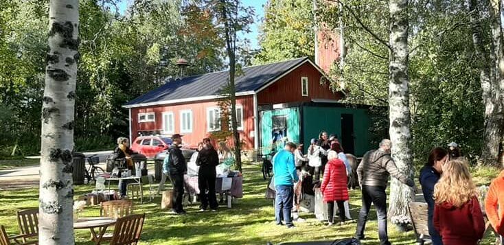 Hyvikkälän VPK:n syystapahtuma VPK-talon pihalla.