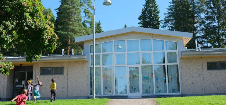 Jänispolun päiväkodin rakennus.