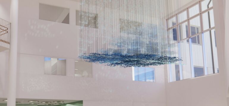 havainnekuvassa sinisen sävyinen Heijastus taideteos roikkuu aulan katossa