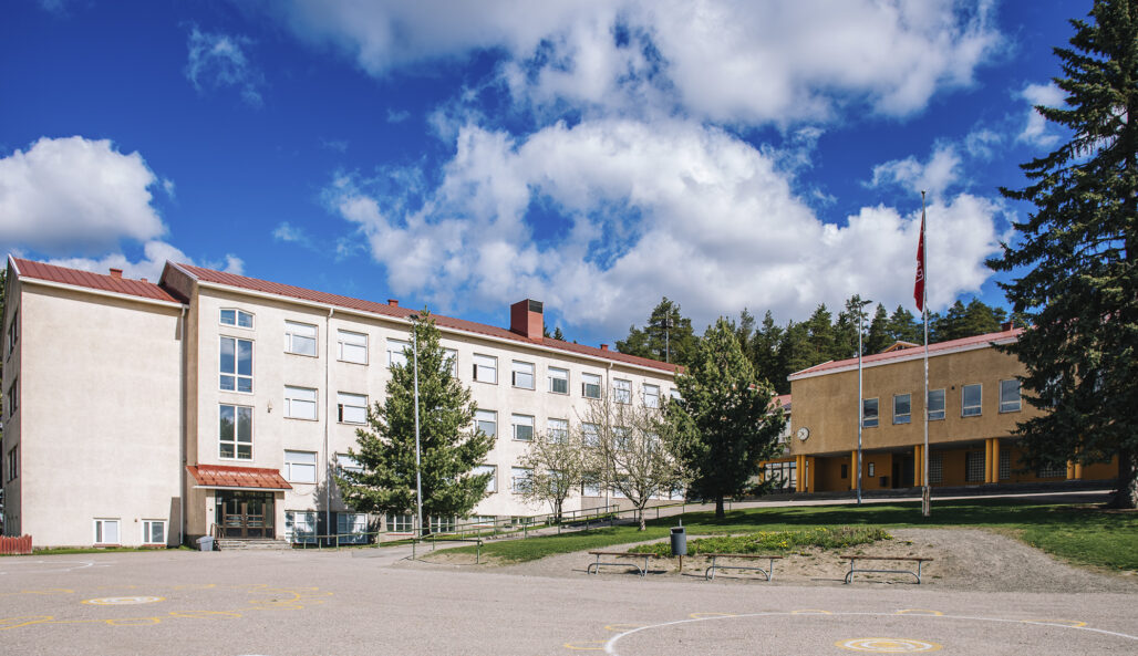 Turengin koulurakennus.
