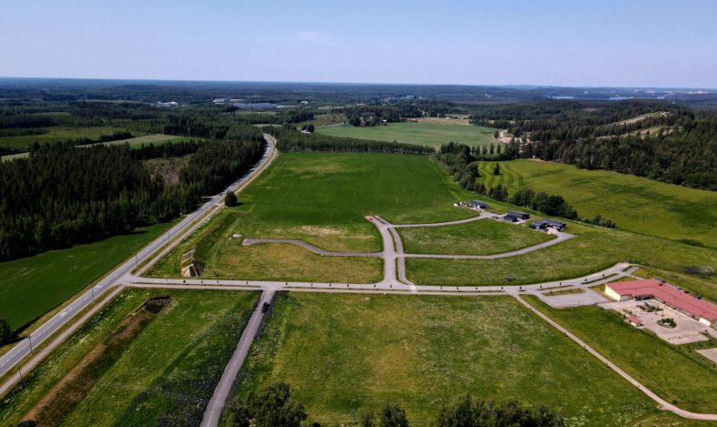 Ilmakuva Turengin Ilveslinnan alueesta.