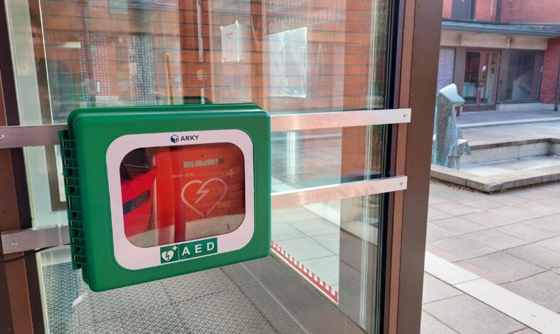 Sydäniskuri lämpökaapissaan.